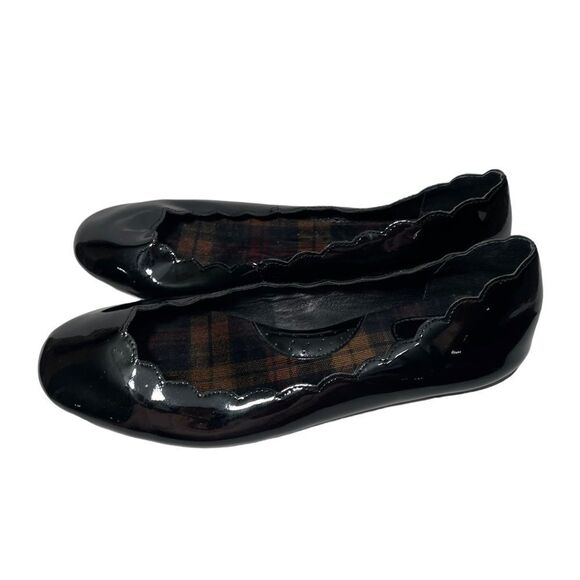 Born Shiny Black Scalloped Edge Round Toe Flats - Picture 1 of 7